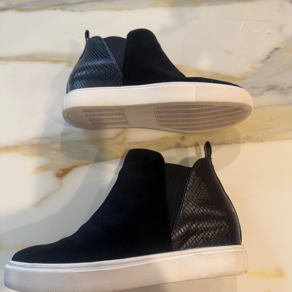 STEVE MADDEN CAYDEN HIDDEN HEEL WEDGE BLACK SUEDE SLIP ON SZ  7.5 M - Picture 8 of 8